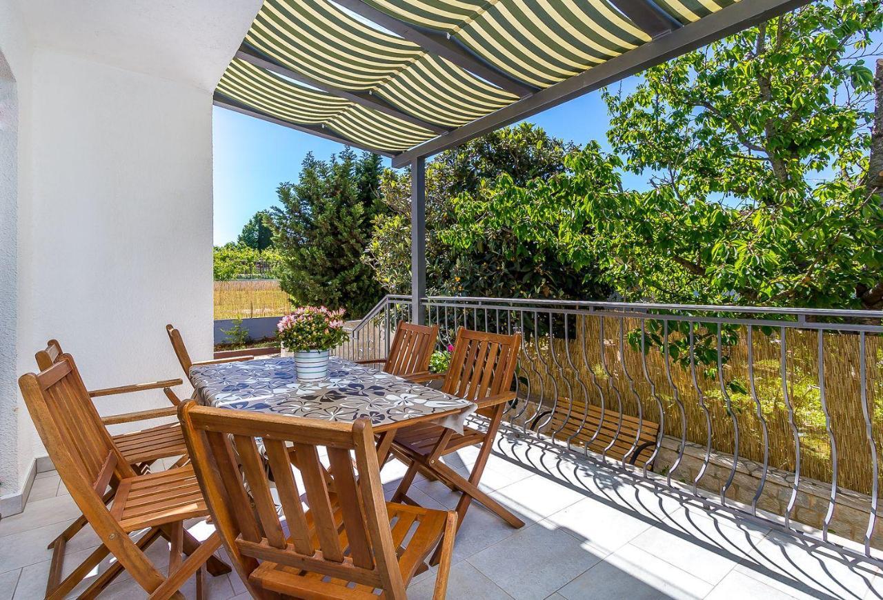 Neu Renovierte Ferienwohnung Mit Klima, Wlan, Terrasse Und Grill Póla Kültér fotó