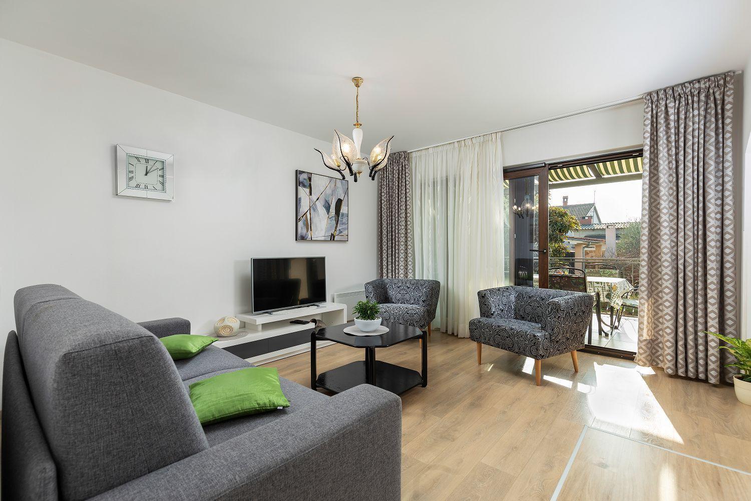 Neu Renovierte Ferienwohnung Mit Klima, Wlan, Terrasse Und Grill Póla Kültér fotó