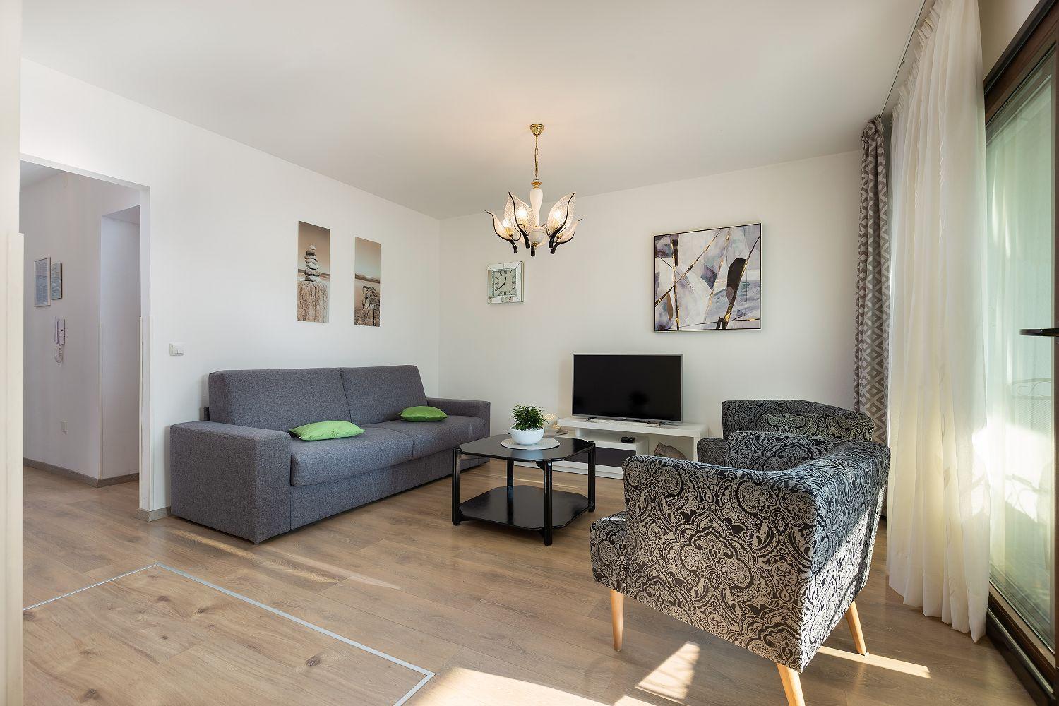 Neu Renovierte Ferienwohnung Mit Klima, Wlan, Terrasse Und Grill Póla Kültér fotó
