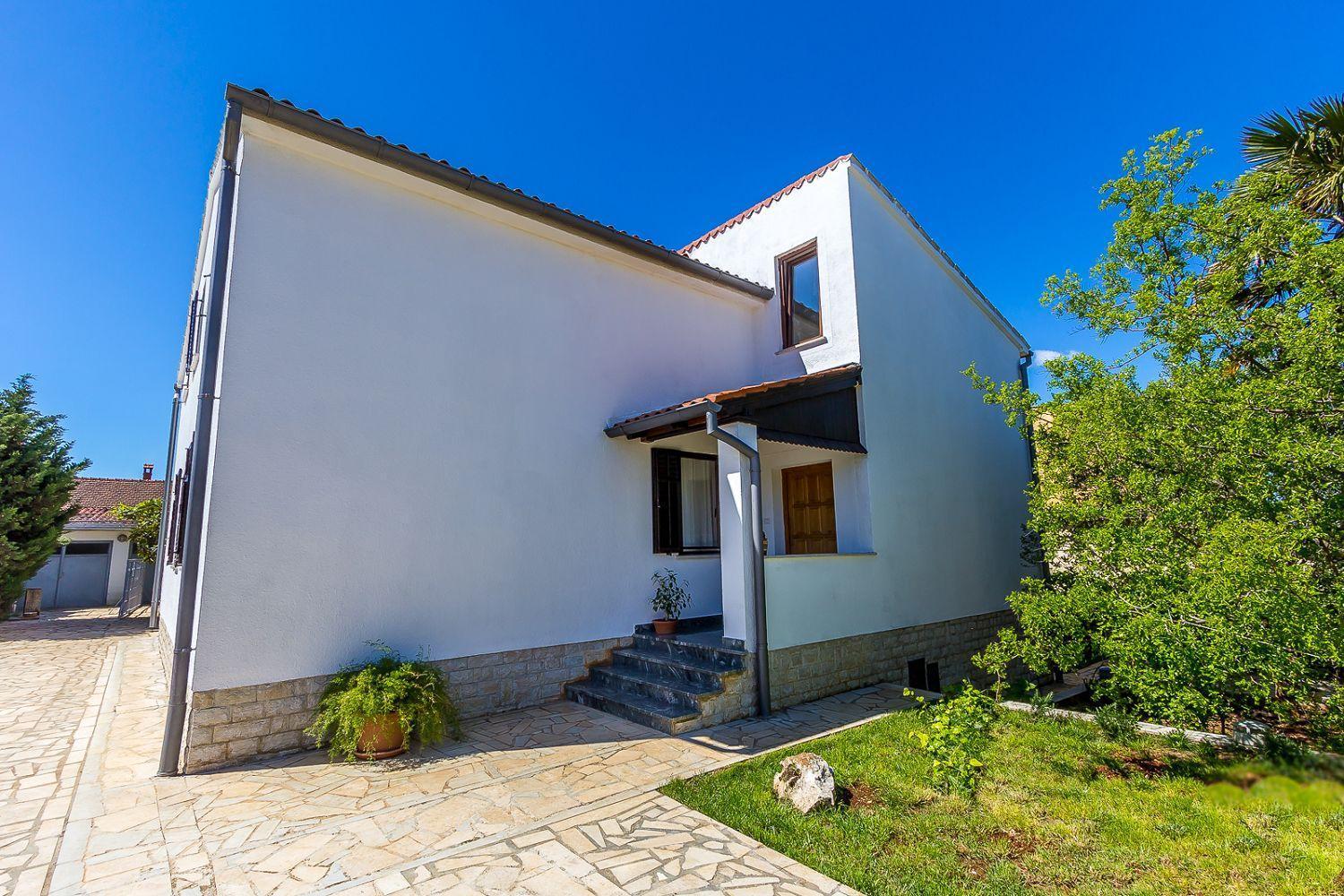 Neu Renovierte Ferienwohnung Mit Klima, Wlan, Terrasse Und Grill Póla Kültér fotó