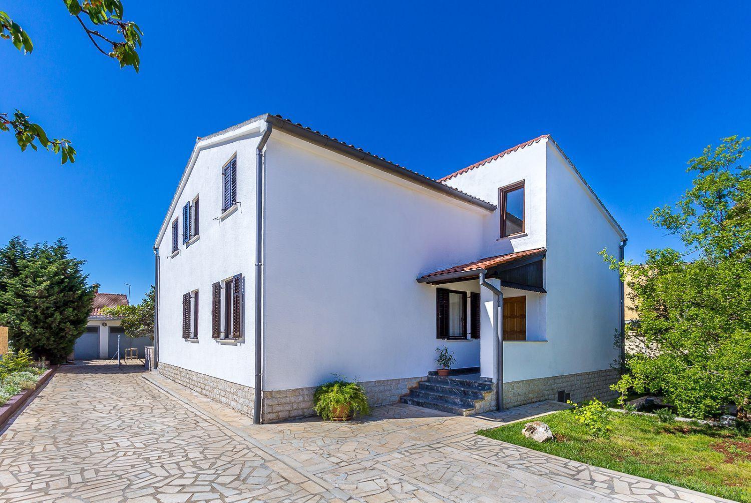 Neu Renovierte Ferienwohnung Mit Klima, Wlan, Terrasse Und Grill Póla Kültér fotó
