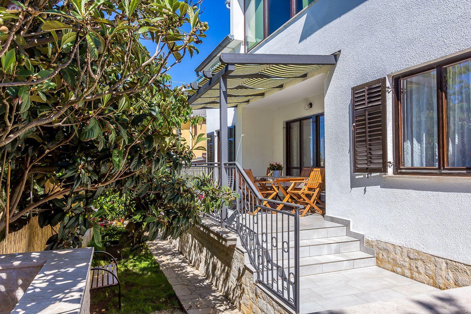 Neu Renovierte Ferienwohnung Mit Klima, Wlan, Terrasse Und Grill Póla Kültér fotó